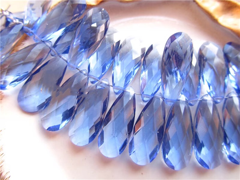 قطعتان من الخرز الفضفاض بلون ل - مراجعة Jewelry Making In London وسعره